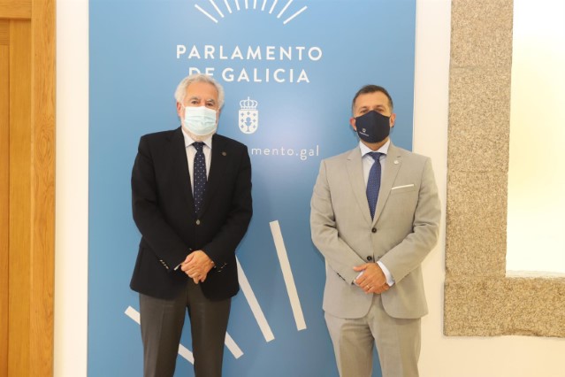 O presidente do Parlamento recibe ao novo cónsul xeral do Uruguai en Galicia